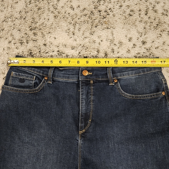 Gloria Vanderbilt SZ 14PS Amanda High Rise Straight Leg 5 Pocket Stretch Jeans - Picture 6 of 11